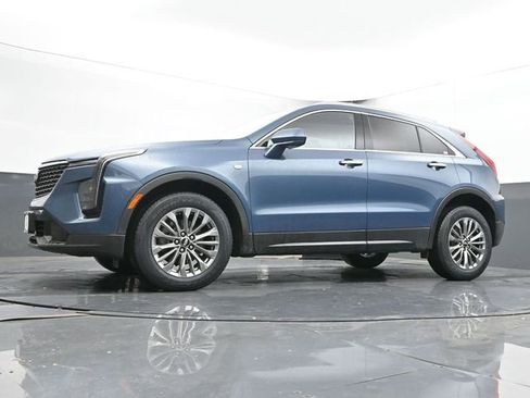 Used 2025 Cadillac XT4 Premium Luxury image 44