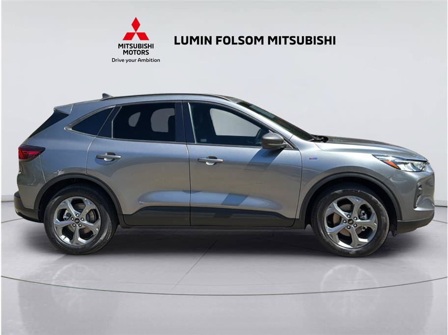 Used 2025 Ford Escape ST-Line FWD image 6
