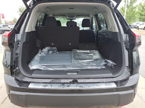 New 2026 Nissan Rogue SV AWD/4WD image 9