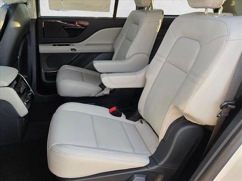 New 2026 Lincoln Aviator 2WD image 16