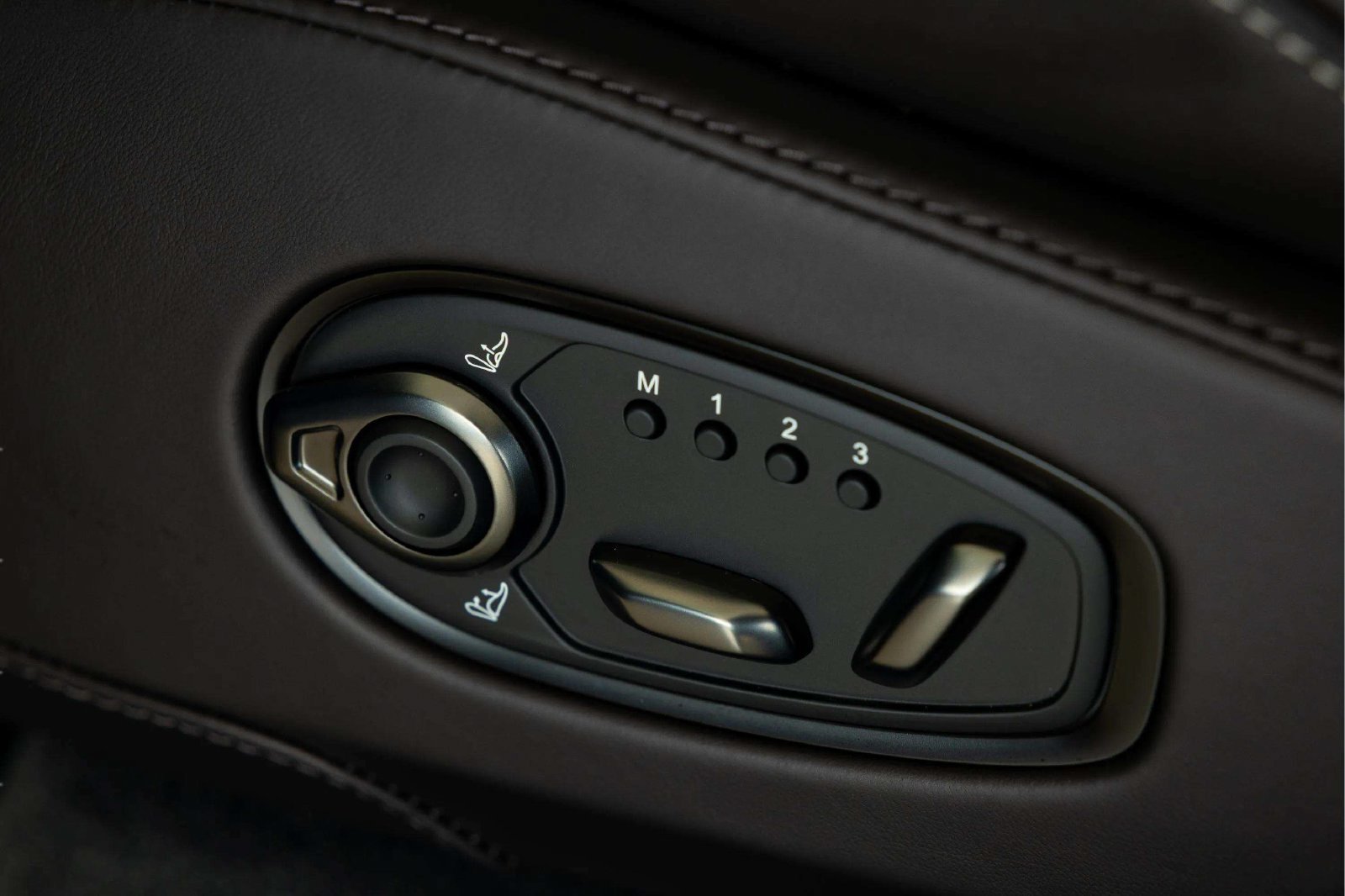 New 2026 Aston Martin DBX 707 AWD/4WD image 19