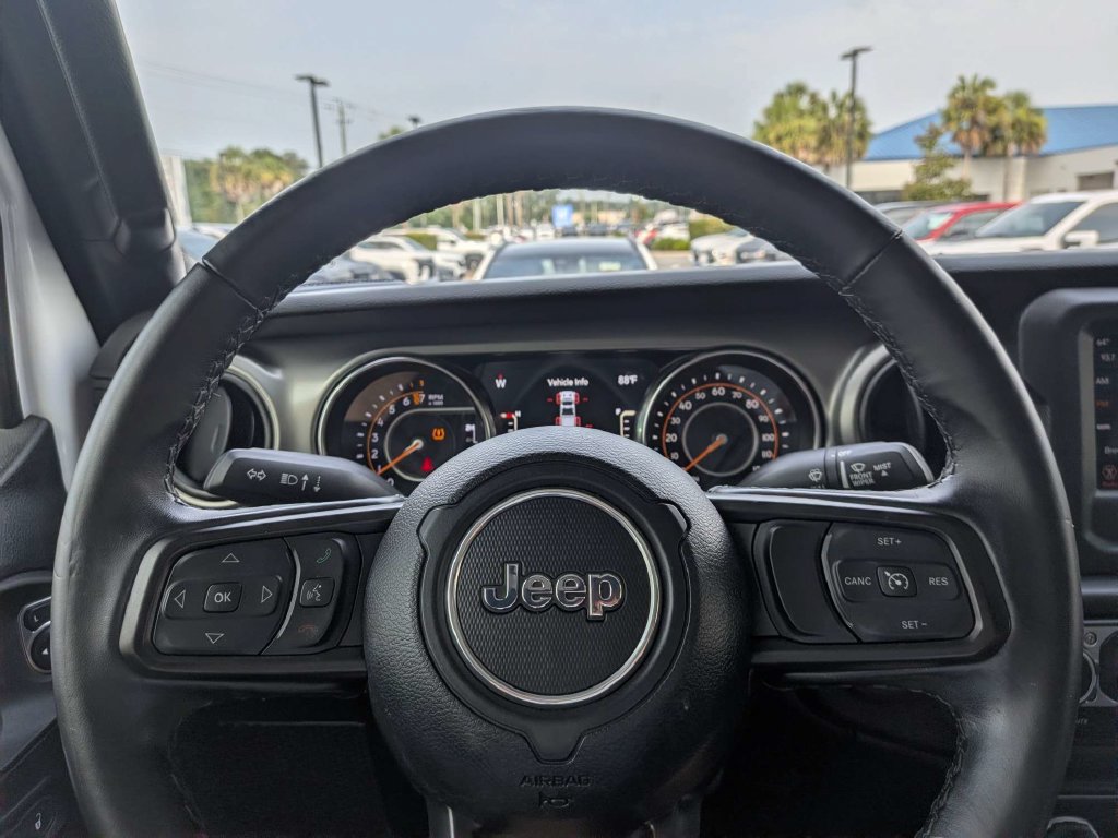 Used 2021 Jeep Gladiator Sport AWD/4WD image 18