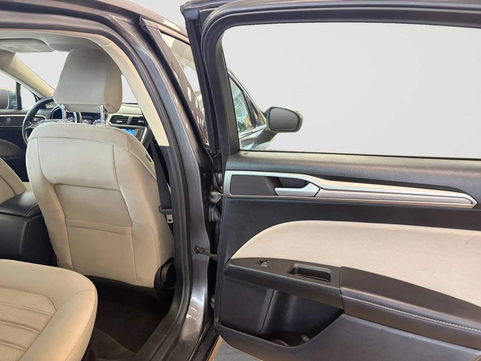 Used 2020 Ford Fusion S FWD image 17