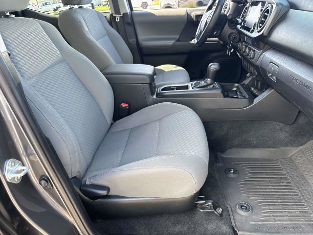 Used 2022 Toyota Tacoma SR AWD/4WD image 11