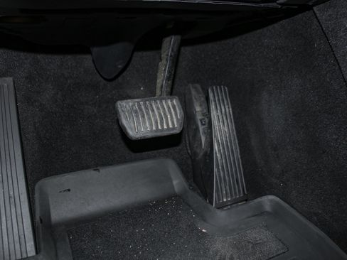 Used 2019 Volvo XC60 T8 Inscription w/ Advanced Package image 17