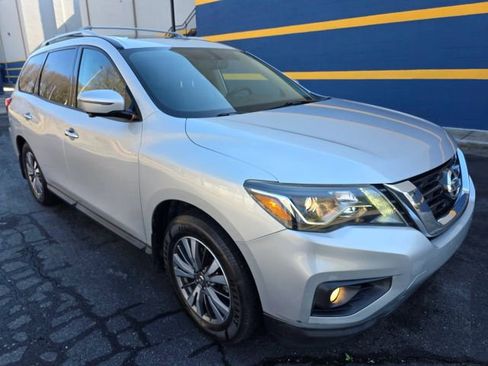 Used 2017 Nissan Pathfinder SL w/ SL Premium Package image 3