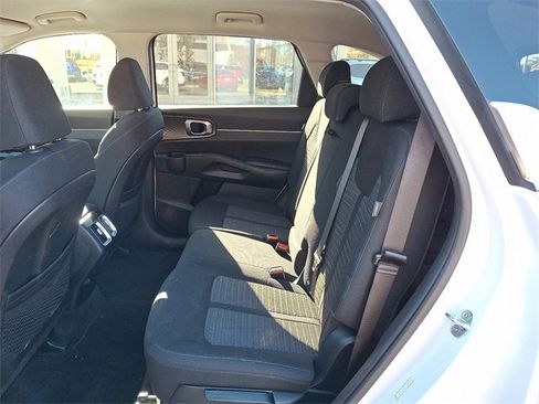 Certified 2025 Kia Sorento LX image 9