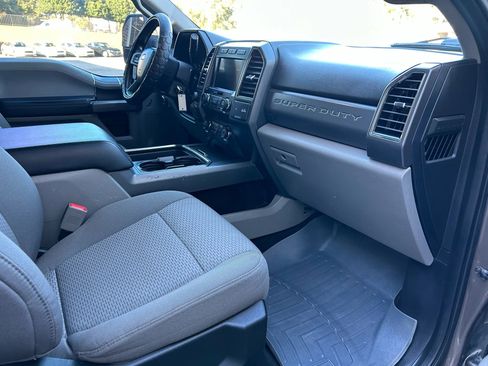 Used 2019 Ford F250 XLT w/ XLT Premium Package image 7