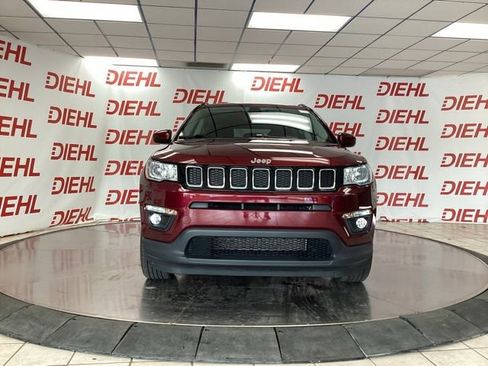 Used 2020 Jeep Compass Latitude w/ Cold Weather Group AWD/4WD image 2