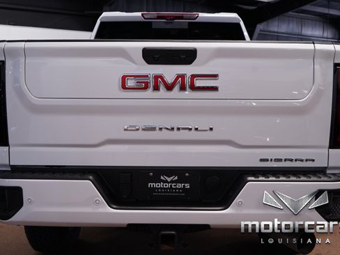 Used 2025 GMC Sierra 2500 Denali w/ Denali Reserve Package AWD/4WD image 18
