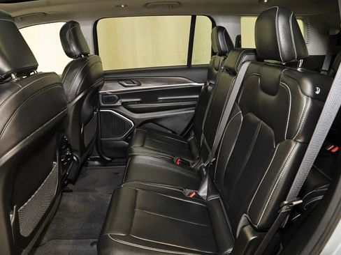 Used 2022 Jeep Grand Cherokee L Limited image 10