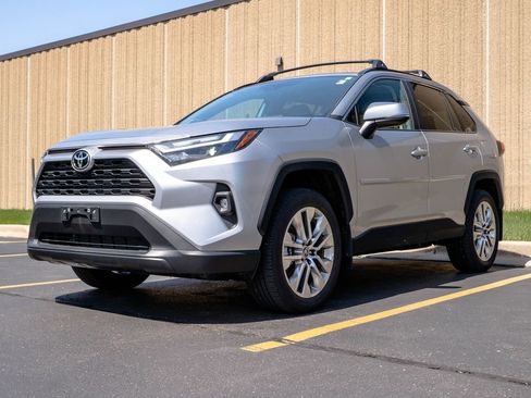 Used 2025 Toyota RAV4 XLE Premium w/ Weather Package AWD/4WD image 4