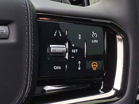 New 2026 Land Rover Range Rover Velar Dynamic SE image 13