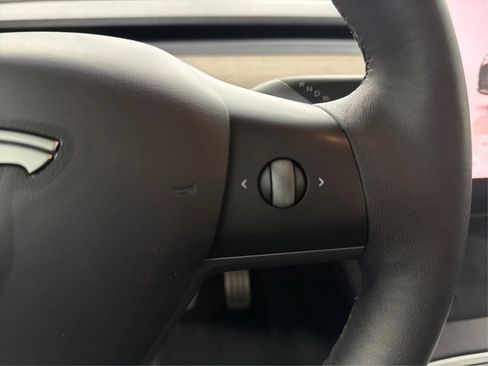 Used 2022 Tesla Model Y Performance image 27