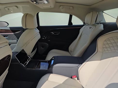 New 2025 Bentley Flying Spur Plug-In Hybrid image 34