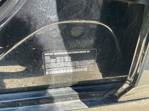 Used 2023 BMW 330e image 37