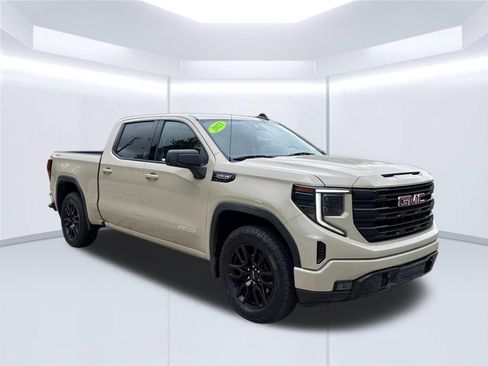 Used 2023 GMC Sierra 1500 Elevation w/ X31 Off-Road Package AWD/4WD image 4