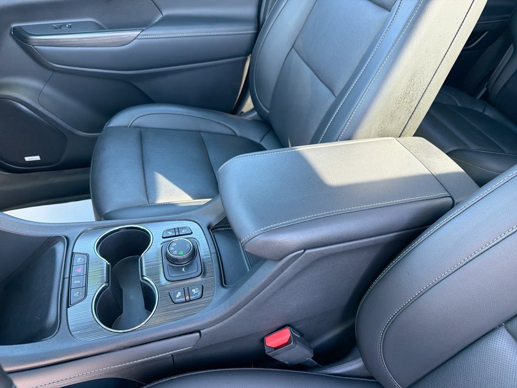 Used 2022 GMC Acadia SLT w/ Elevation Edition AWD/4WD image 27