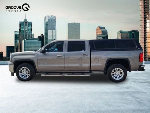 Used 2017 GMC Sierra 1500 SLE w/ SLE Value Package AWD/4WD image 2