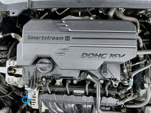 Used 2025 Kia K4 LXS image 32