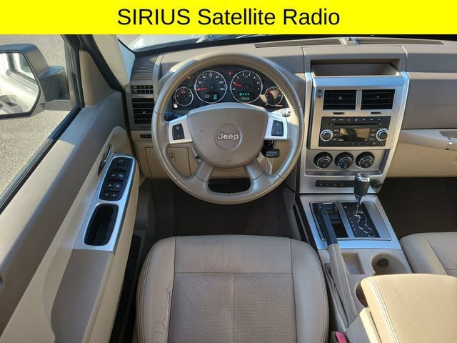 Used 2009 Jeep Liberty Limited w/ Premium Group AWD/4WD image 9