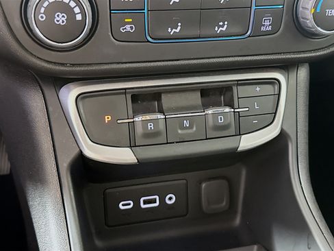 Used 2024 GMC Terrain SLE AWD/4WD image 19