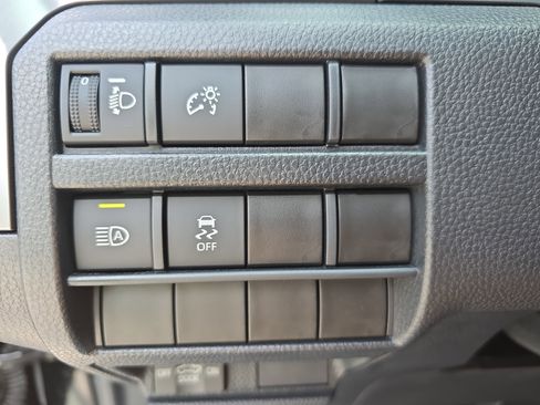Used 2024 Toyota Tacoma SR5 AWD/4WD image 23