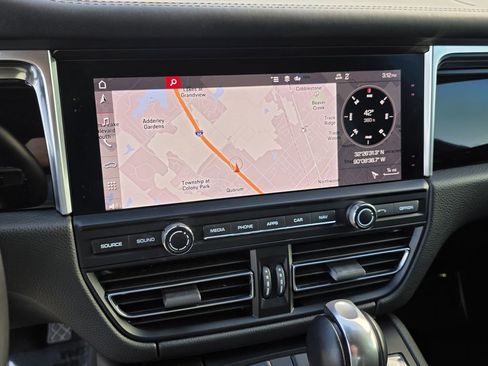 Used 2020 Porsche Macan S image 12