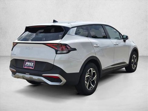 Used 2025 Kia Sportage LX image 5