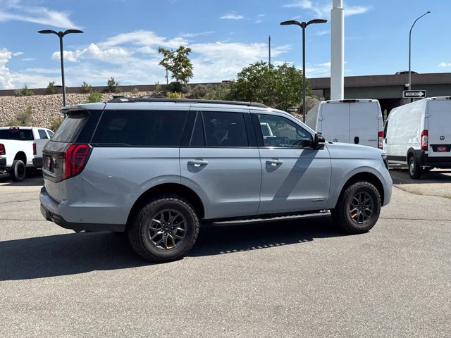 Used 2025 Ford Expedition Tremor AWD/4WD image 8