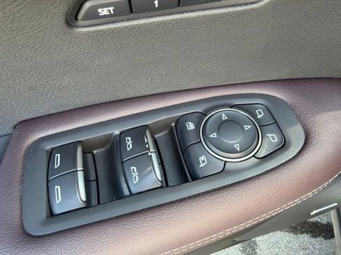 Used 2023 Cadillac XT6 Premium Luxury w/ Technology Package FWD image 30