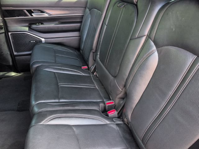 Certified 2023 Jeep Wagoneer L Series II AWD/4WD image 19