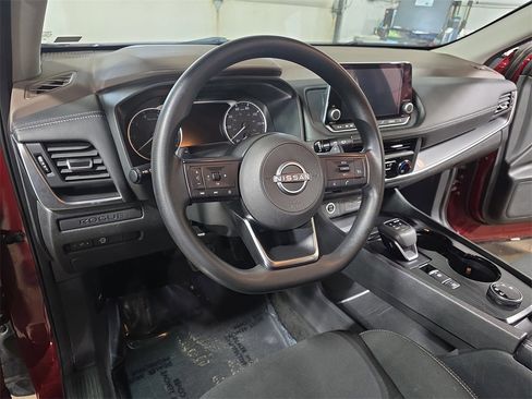 Used 2023 Nissan Rogue S image 15
