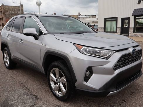Used 2019 Toyota RAV4 Limited w/ Carpet Mat Package AWD/4WD image 2