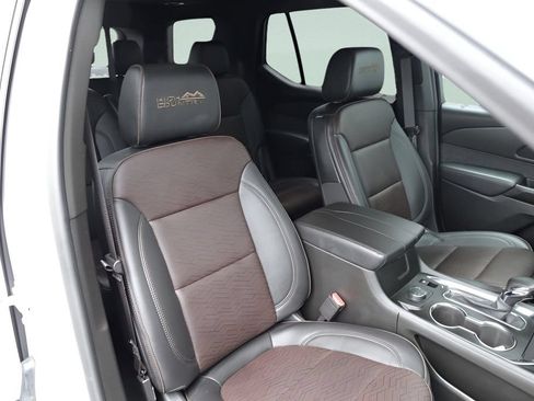 Used 2023 Chevrolet Traverse High Country w/ LPO, Floor Liner Package AWD/4WD image 25