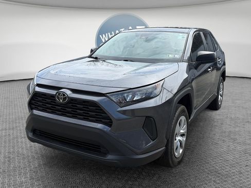 Used 2022 Toyota RAV4 LE image 8