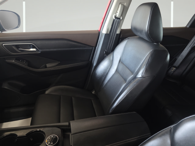 Used 2021 Nissan Rogue SV w/ Premium Package AWD/4WD image 18