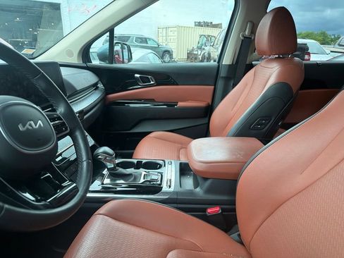 Used 2024 Kia Carnival SX Prestige FWD image 8