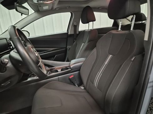Used 2022 Hyundai Elantra SEL w/ Convenience + Premium Package image 13