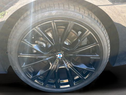 Used 2022 BMW 740i w/ M Sport Package RWD image 34