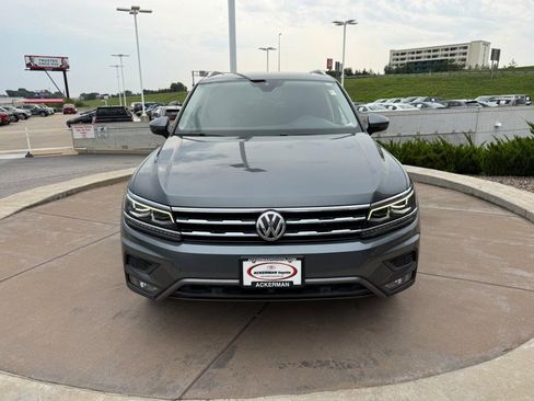 Used 2018 Volkswagen Tiguan SEL Premium AWD/4WD image 12