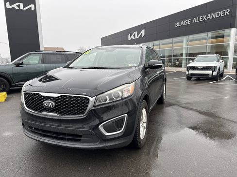 Used 2016 Kia Sorento LX w/ LX Convenience Package image 8