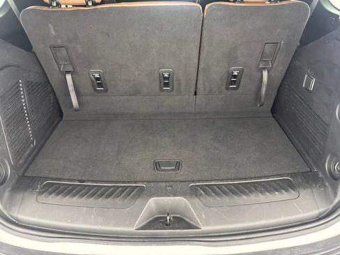 Used 2022 GMC Yukon SLE w/ Gmc Pro Safety Plus Package AWD/4WD image 28