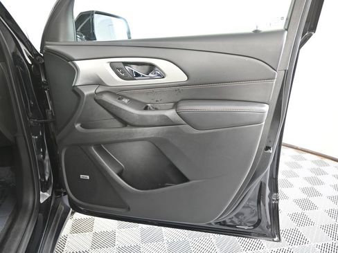 Used 2020 Chevrolet Traverse LT w/ LT Premium Package image 12