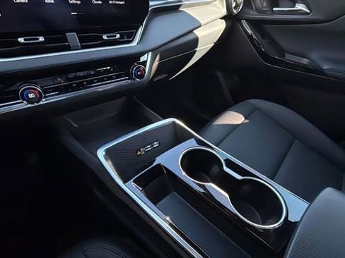 Used 2025 Chevrolet Equinox LT w/ Convenience Package II image 15