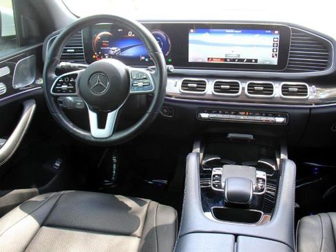 Used 2020 Mercedes-Benz GLE 350 w/ Premium Package image 9
