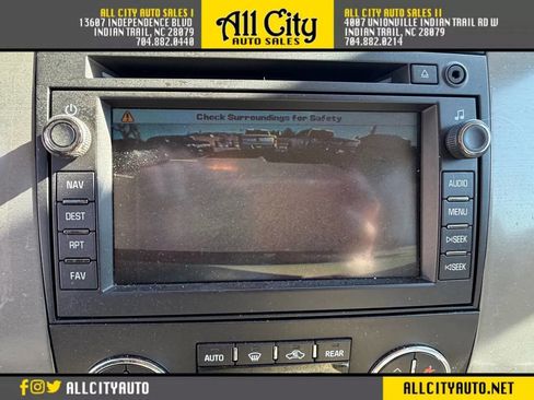 Used 2011 GMC Yukon SLT w/ SLT-2 Equipment Package image 17