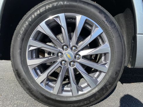 Used 2023 Chevrolet Traverse Premier image 44