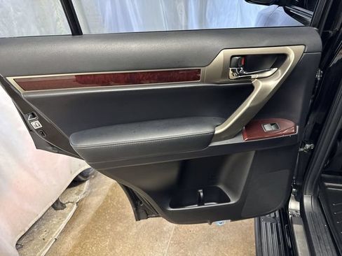 Used 2018 Lexus GX 460 Premium w/ Premium Package AWD/4WD image 25