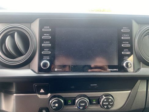 Used 2022 Toyota Tacoma SR w/ SR Convenience Package image 19